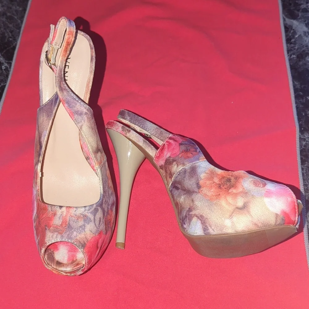 VENUS Floral Pastel Peekaboo Slingback Heels 9